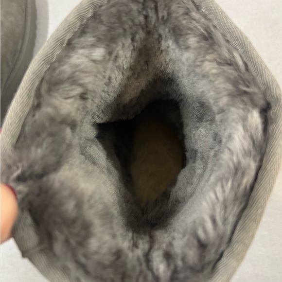 Ugg Classic mid calf boots gray like new!!!! 0 signs of wear size 11 - Picture 2 of 5